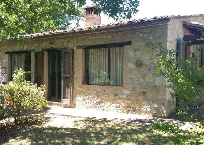 Podere Montese Country House Сан-Джиминьяно