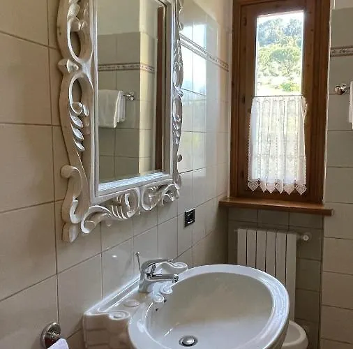 Podere Montese Country House * Сан-Джиминьяно